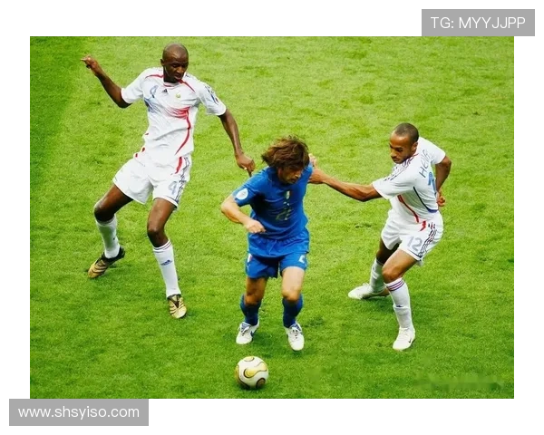 退役足球明星后卫的传奇人生与未来发展之路探讨