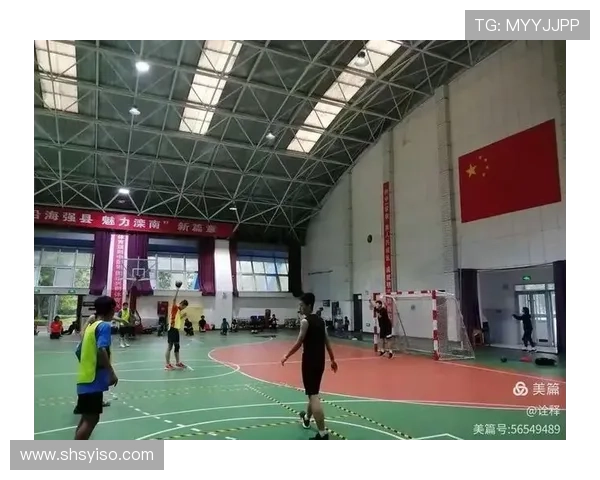 成都与重庆羽毛球队赛后分析力量对比与战术总结