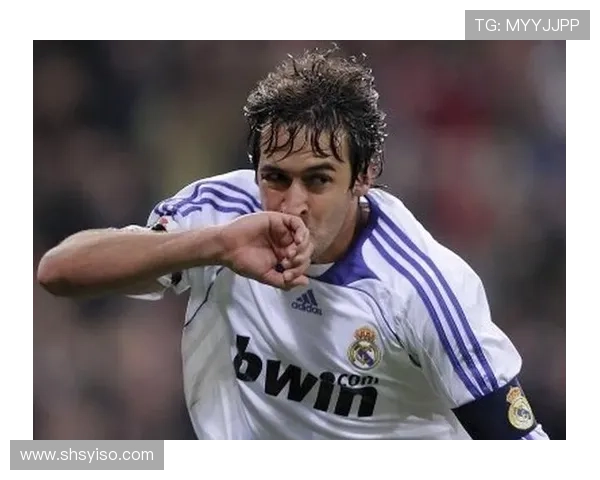 当今足坛最年轻的足球明星崛起背后的故事与未来展望